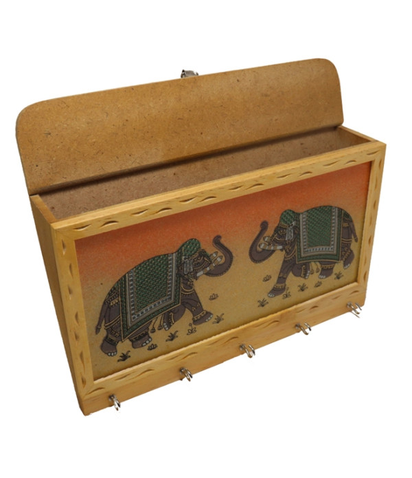 WOODEN KEY HOLDER ( L 21.50 CM X H 18.50 CM )